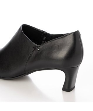 ing <ing>クラシカルブーティパンプス ブラック