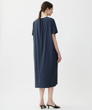 ICB L 【接触冷感・UVカット・洗える】RENUソフトタイプライター バンドカラーワンピース ネイビー×トープ系