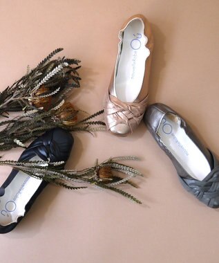 nouvelleRobe Oū 【本革・高反発】Square スクエアトゥ メッシュモチーフパンプス グリーンメタリック