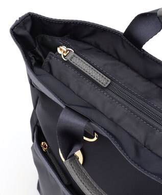 LA BAGAGERIE チャーム付き　ナイロンリュック ダークグレー