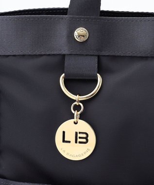 LA BAGAGERIE チャーム付き　ナイロンリュック ダークグレー