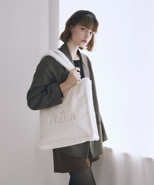 Maison de FLEUR ファーブランドロゴ刺繍スクエアトートバッグ