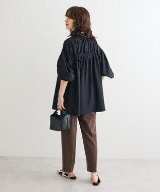 Green Parks ｅａｓｅ　ｂｌｕｅ．バックシャーリングブラウス Black