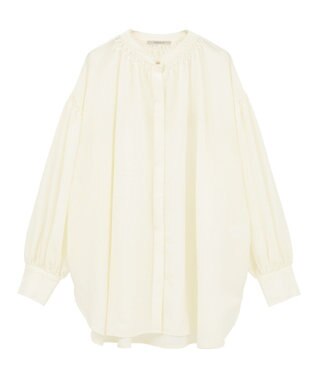 Green Parks ｅａｓｅ　ｂｌｕｅ．バックシャーリングブラウス Off White