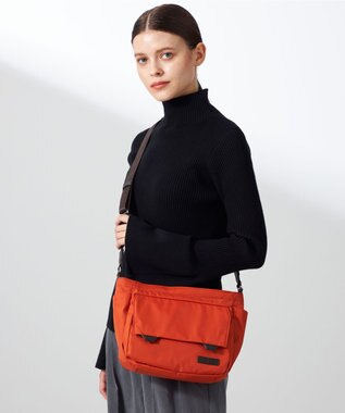 Y'SACCS ダブルタブ　トラベルショルダーバッグ レンガブラウン