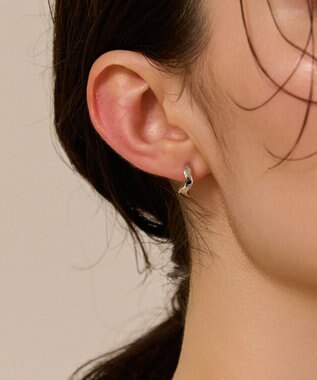 Phoebe 〈金属アレルギー対応〉リップルフープセラミックポストピアス　シルバー/ニッケルフリー シルバー