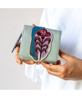 tsumori chisato CARRY 花ししゅう 2つ折り財布 グリーン