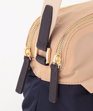 LA BAGAGERIE ウォータープルーフナイロン　スクエアショルダー ベージュ