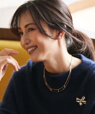 組曲 ビジューリングパールイヤリング ゴールド系