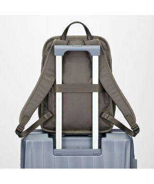 ACE BAGS & LUGGAGE W&.Day/Night リッカ2 スクエアリュック A4サイズ 13.3インチPC収納 19151 ダブルアンドデイナイト アッシュブラウン