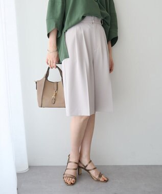 YECCA VECCA 【尾崎紗代子さん着用】タックハーフパンツ Gray Beige