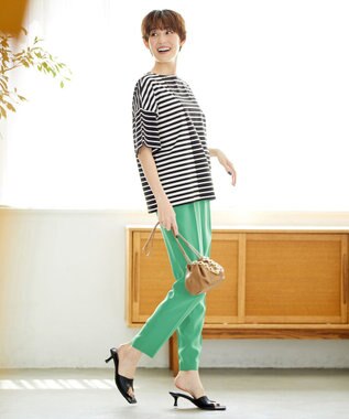 ICB 【人気のため新色追加・洗える】Naiaバックサテン テーパードパンツ パイングリーン系