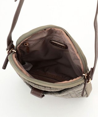 LA BAGAGERIE グリッドキルティングショルダー グレージュ