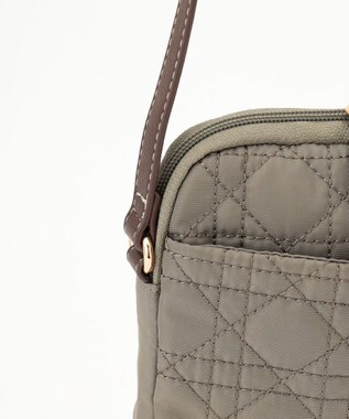 LA BAGAGERIE グリッドキルティングショルダー グレージュ