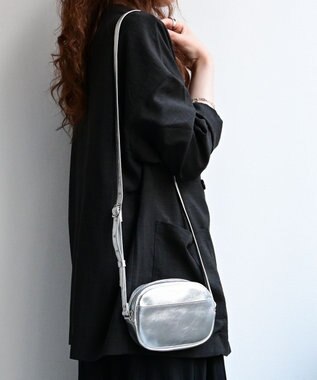 blancle メタリックレザー ラウンドショルダー SILVER