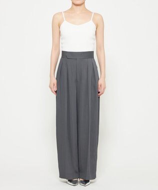 uncrave ドレープツイル ワイドパンツ ブルーグレー（佐藤晴美さん着用）