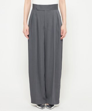 uncrave ドレープツイル ワイドパンツ ブルーグレー（佐藤晴美さん着用）