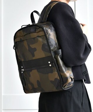 Y'SACCS テープデザインデイパック カーキ