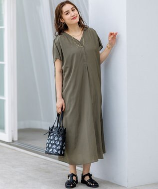 23区 L 【Lサイズ限定/接触冷感/速乾性/洗える】エアリーブライトローン Vネックワンピース カーキ系