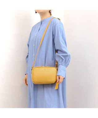 UNBILLION アトランタ ATLANTA / 牛革BOX型ウォレットショルダー イエロー