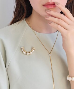 Phoebe <オンワード限定セット>痛くないシリーズ/金属アレルギー対応ソロパールフープライトフィットイヤリング×フォーマルパールビジューハーフブローチ ホワイト