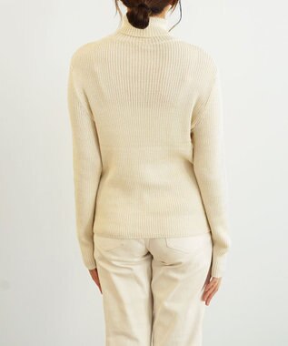 TOQUE 〈大草直子さんアドバイザー〉ベビーアルパカ×シルク ハイネックニット ホワイト