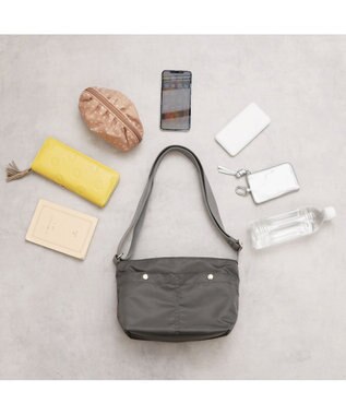 UNBILLION カシュカシュ cachecache / 舟型ナイロンショルダー