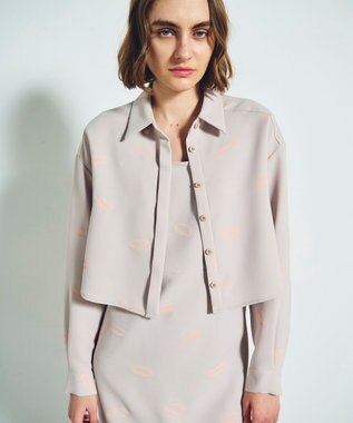 GRACE CONTINENTAL リップモチーフショートシャツ ベージュ