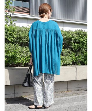 AMERICAN HOLIC バックギャザーＶネックシアーシャツ Blue Green