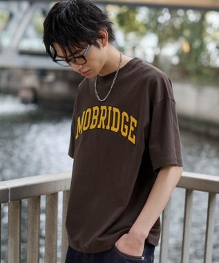 WEGO 【ユニセックス着用ITEM】アクセ付きグラフィックT（SS） ブラウン