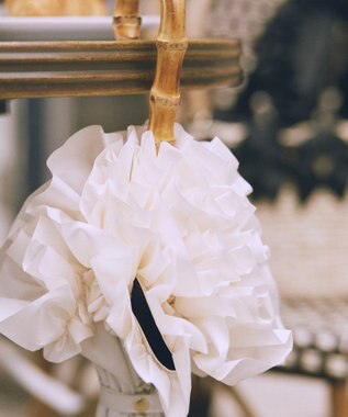 Maison de FLEUR 《晴雨兼用》遮光&UV CUT フリル傘 Ivory