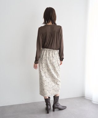 YECCA VECCA ラインフラワー柄フェイクスエードスカート Charcoal Gray