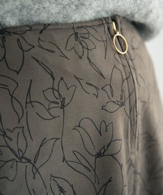 YECCA VECCA ラインフラワー柄フェイクスエードスカート Charcoal Gray