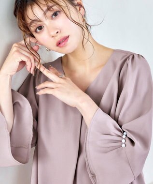 Tiaclasse 【洗える】タックフレアパール付き袖チュニックブラウス グレージュ