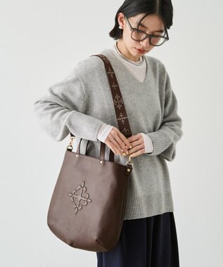 russet エンボスモノグラム ソフトレザー 2WAYトートバッグ(CE-1611) D.Brown