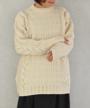 muuc 〈希少なエクストラファインラムウール〉ケーブル模様編みニットセーター オフホワイト