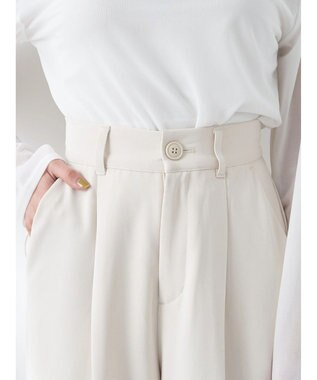 earth music&ecology タックストレートパンツ Ecru