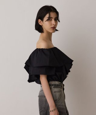 GRACE CONTINENTAL フリルオフショルトップ ブラック