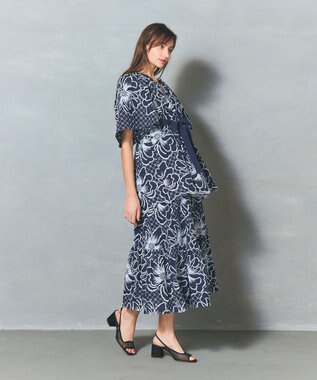 GRACE CONTINENTAL ボタニカルカットワークトップ ネイビー