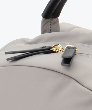 J.PRESS LADIES 【PC収納可】ナイロン リュック ライトグレー系