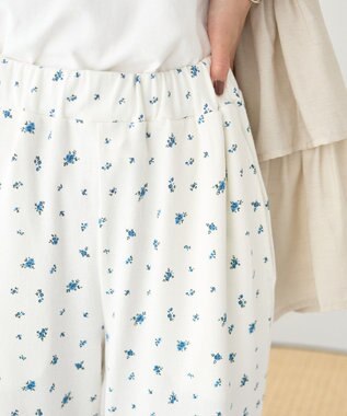 earth music&ecology フラワーピグメントリブフレアパンツ Ivory