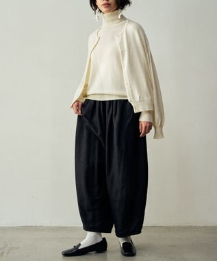 muuc リネンウールの裾タックワイドパンツ ブラック