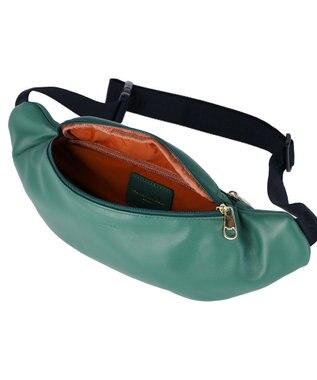 tsumori chisato CARRY ライトラム ボディバッグ　軽くてシンプル　しっとりとした手触りの羊革　サコッシュ　ウエストポーチ グリーン