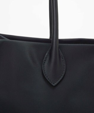 TOPKAPI 【Breath TOPKAPI】PRIM プリム ナイロン スクエア トートバッグ チャーム付き　A4 / 軽量 ブラック