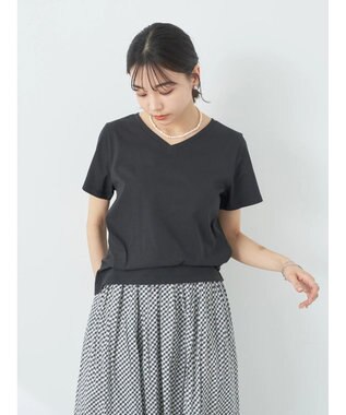 earth music&ecology ＶネックＴシャツ（汗じみ防止） Off White