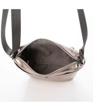 UNBILLION カシュカシュ cachecache / メタリック舟型ショルダー ダークシルバー