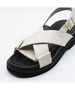 APOM クロスストラップサンダル アイボリー