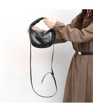 UNBILLION カシュカシュ cachecache / ハーフムーンワンハンドルミニショルダー ブラック