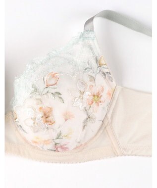 WACOAL 【小さく見せるブラ】 レーシィ ブラジャー 着やせ効果 コンパクトにメイク バストの突出をおさえる 背中の段差を軽減 大きいサイズ レディース BRB453 /ワコール クリーム