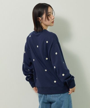 Green Parks ・ｓｗｉｎｇ　ｂｙ　デイジー刺繍スウェット Navy